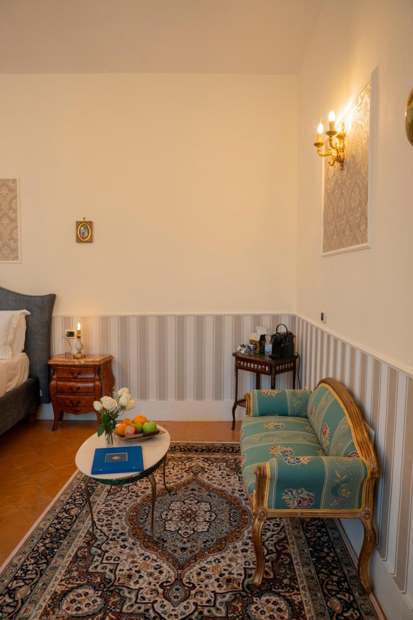 Casa Santangelo Suites Салерно Экстерьер фото