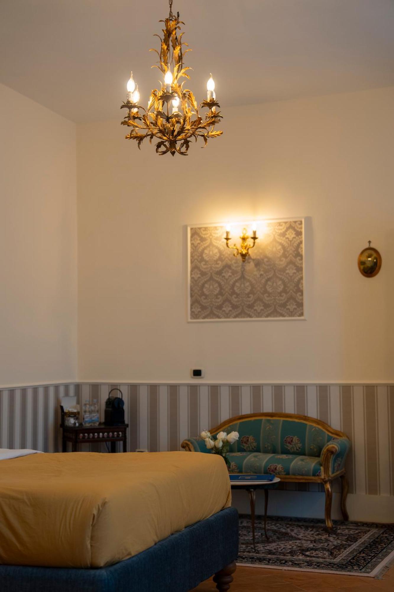 Casa Santangelo Suites Салерно Экстерьер фото