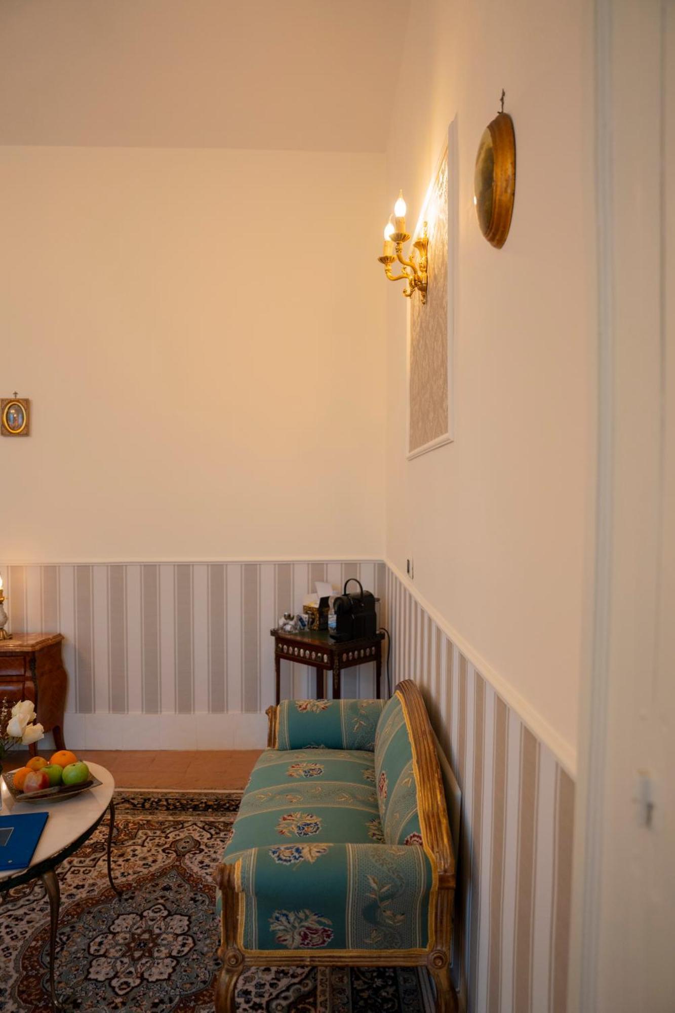 Casa Santangelo Suites Салерно Экстерьер фото