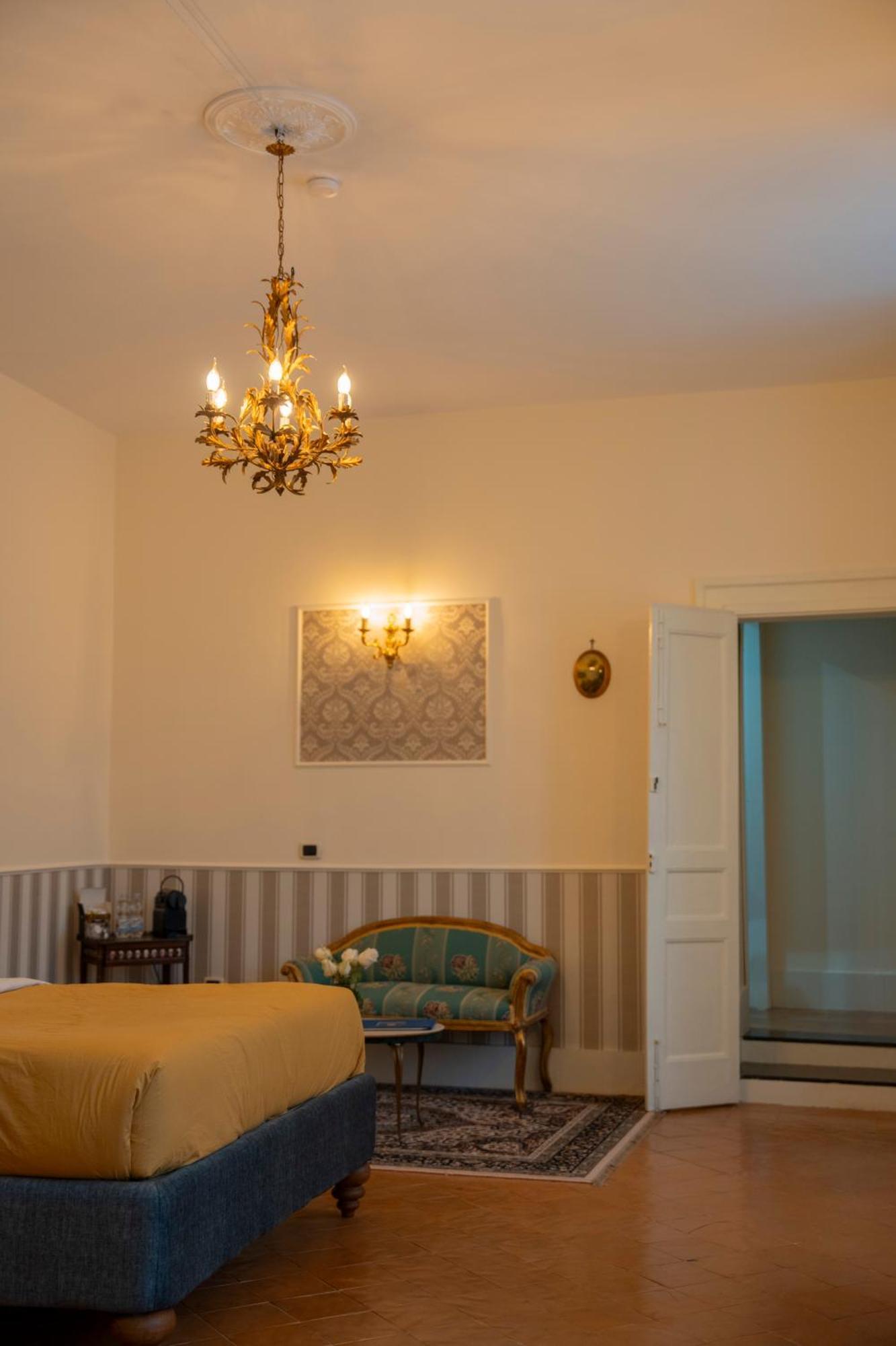 Casa Santangelo Suites Салерно Экстерьер фото